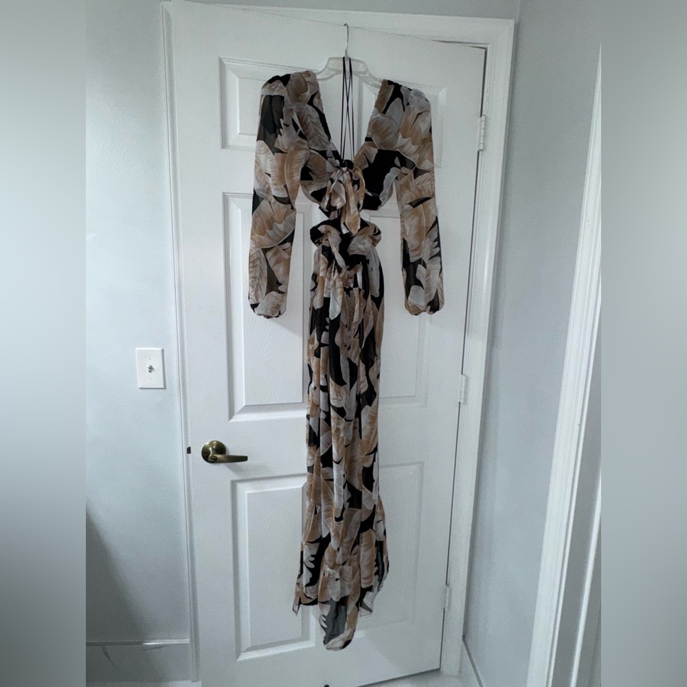 VICI BLACK AND TAN PALM PRINT SIDE CUTOUT DRESS - Picture 5 of 5